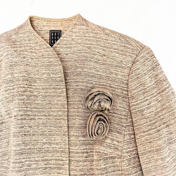 Due Per Due Brown Tweed Textured Blazer Brown Jacket Flower Accent Size 20 - Picture 2 of 8